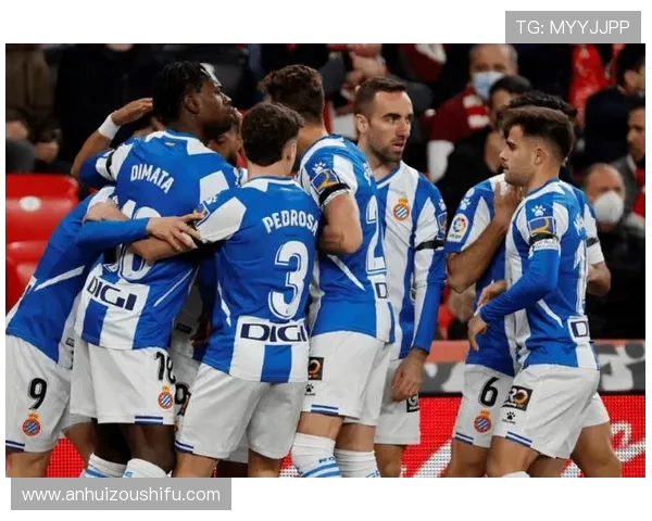 莱切与萨索洛互交白卷激战全场展现坚韧防守与攻守博弈之战局精彩